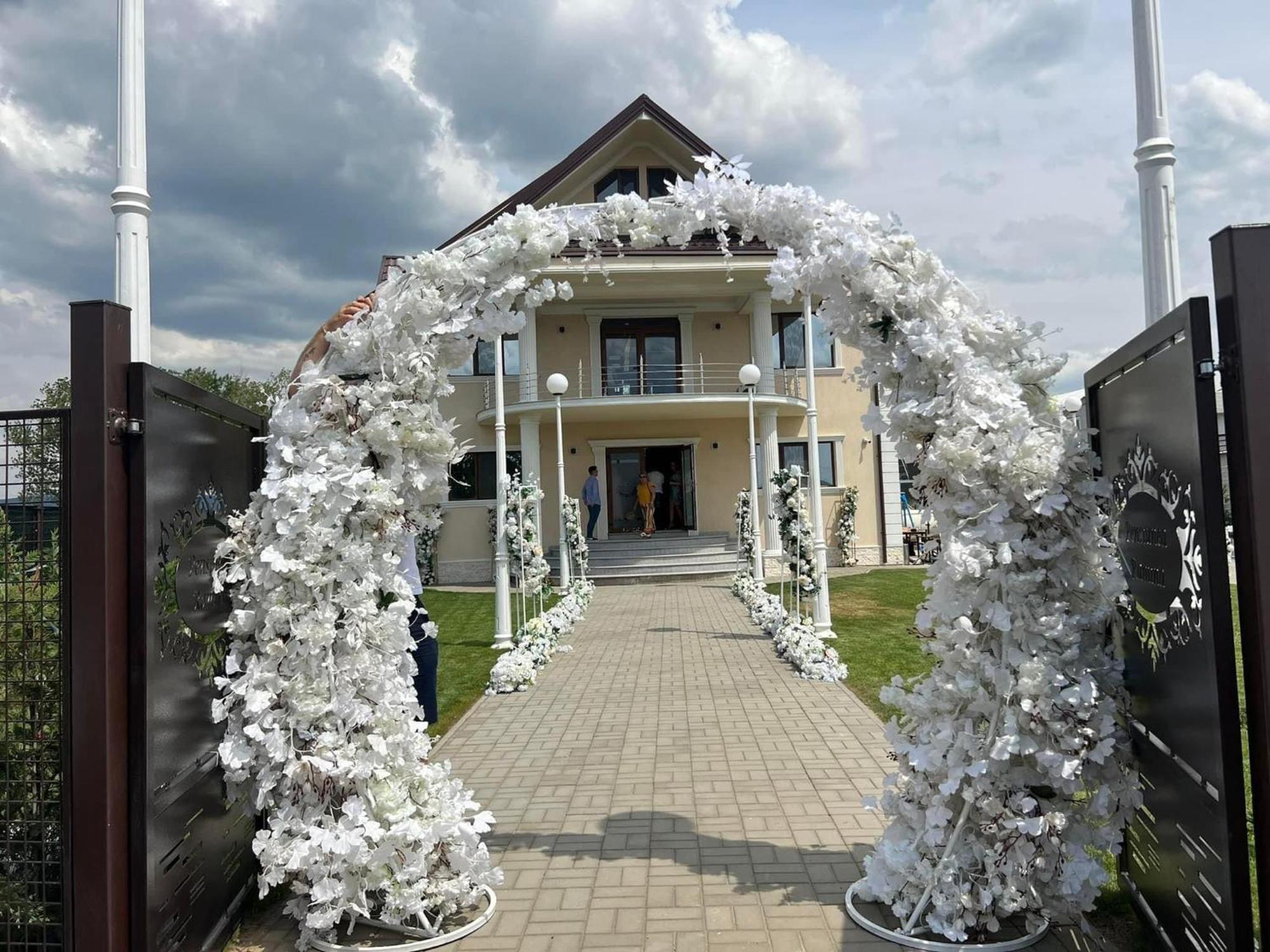 Pensiunea Ramina Adjud Buitenkant foto